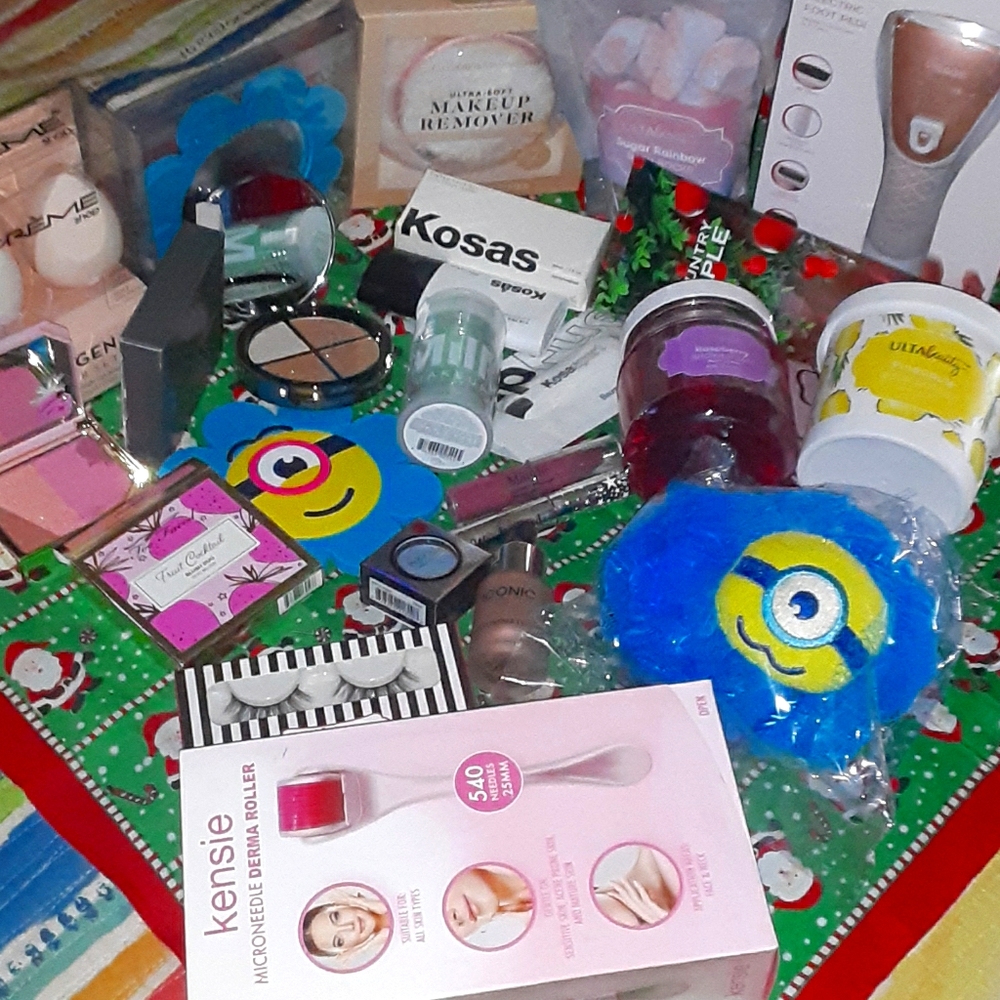 Huge NWT Holiday Beauty Bundle